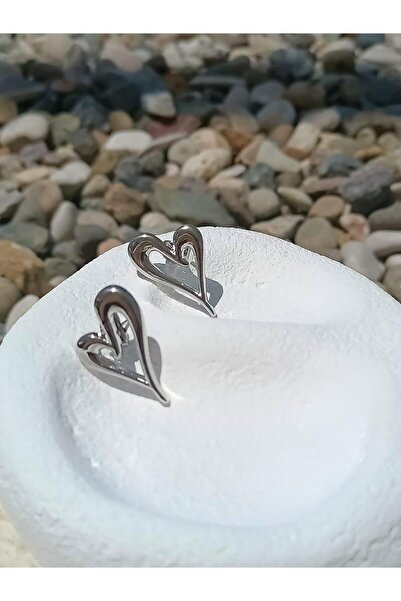 Jerie Heart Patterned Curved Stud Earrings