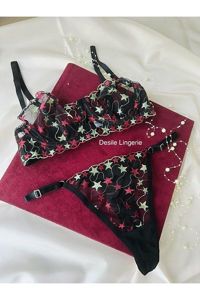 ARONA Red-Green Star Balened Bra Set
