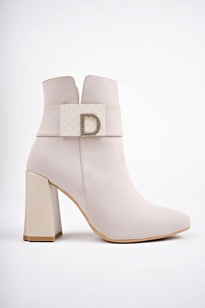 MUGGO Nevada Guaranteed Thick Heeled Classic Women's Boots with Belt and Buckle Detail