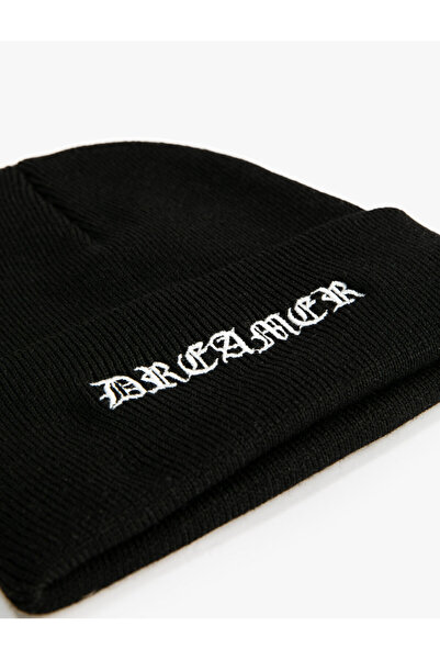 Koton Pletený baret s detailem výšivky