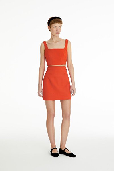 rue Μπουστάκι με τετράγωνο γιακά με μοτίβο ρόδι