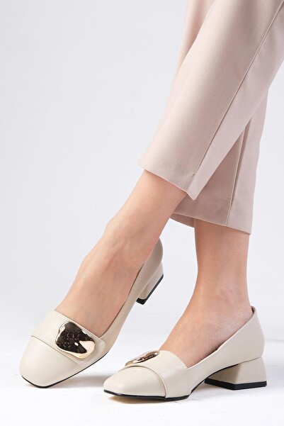 Mio Gusto Darcy Beige Color Blunt Toe Women's Short Heeled Shoes
