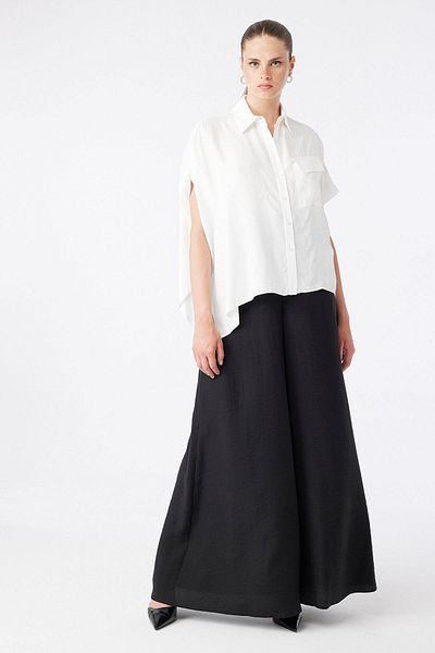 rue. Comfortable Form Short Sleeve Ecru Shirt