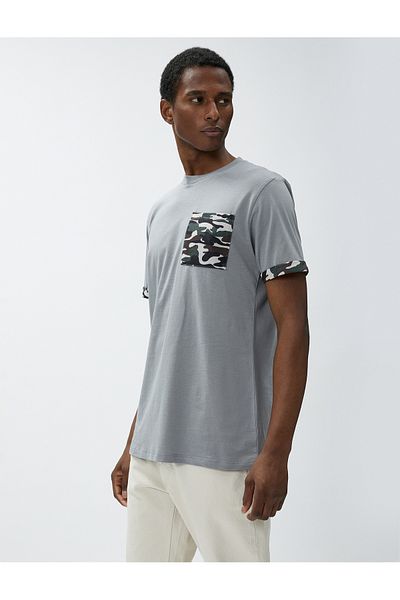 Koton Tricou cu imprimeu de camuflaj cu buzunare Detaliu pliat cu gâtul rotund din bumbac