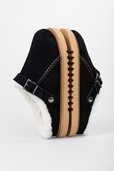 Shoeberry Γυναικείες φλατ παντόφλες Saboi Black Suede με γούνινο εσωτερικό