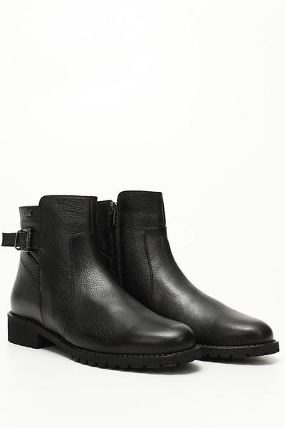 GÖNDERİ(R) Women/Girls Black Floater Zippered Rubber Sole Genuine Leather Boots