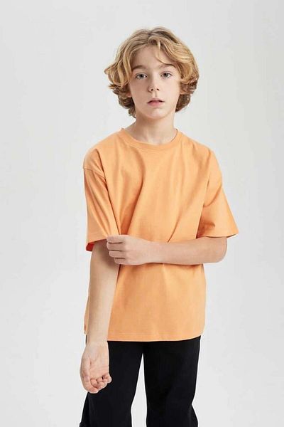 DeFacto Boys' T-shirt - Comfortable and Stylish Design