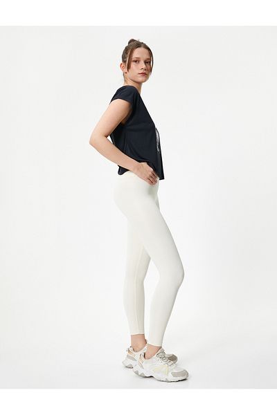 Koton Sleeveless Sports Yoga T-Shirt with Window Detail on the Back, Modal Lightweight Comfortable Fabric