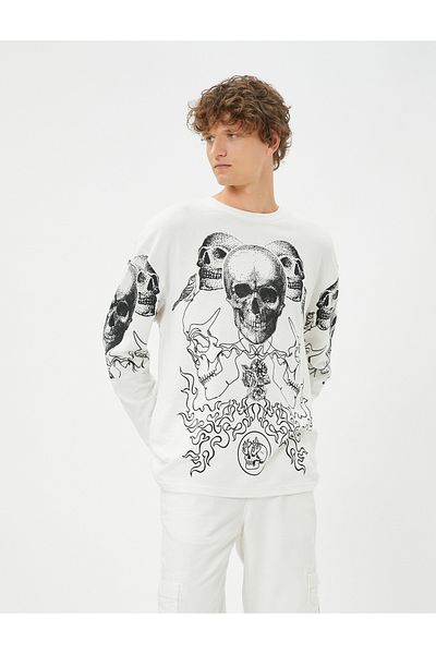 Koton Pullover mit Totenkopf-Print, Rundhalsausschnitt und langen Ärmeln