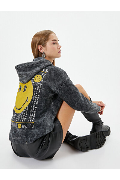 Koton SmileyWorld® Kapşonlu Sweatshirt Lisanslı Rahat Kalıp Soluk Efektli Şar...