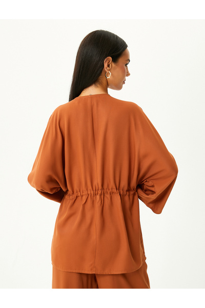 Koton Kimono v pase s výstřihem do V a širokými rukávy