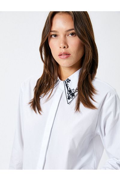 Koton Crop-Shirt mit Stickerei, detaillierten Kragenknöpfen, langen Ärmeln