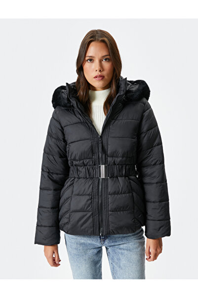 Koton Kısa Şişme Mont Kemerli Çıkarılabilir Kapüşonlu