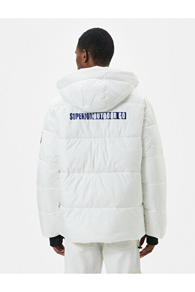 Koton Şişme Mont Kapşonlu Slogan Baskılı Fermuarlı Cep Detaylı