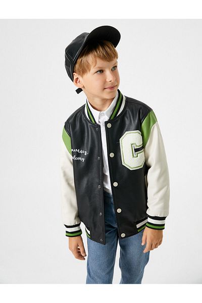 Koton College-Jacke mit Applikationen in Lederoptik und Taschendetail mit Druckknöpfen