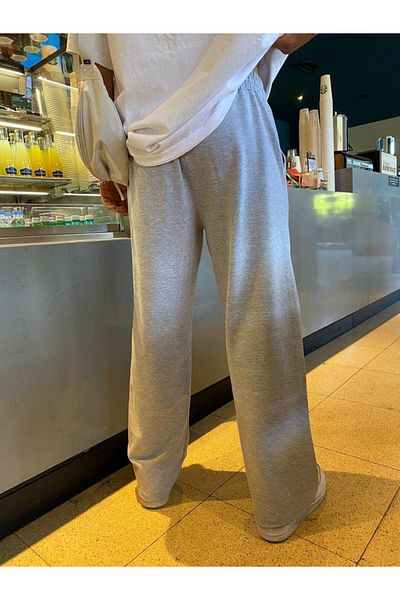 UYN SPORT Seasonal Combed Cotton Fabric Unisex Straight Leg Comfortable Fit Tracksuit