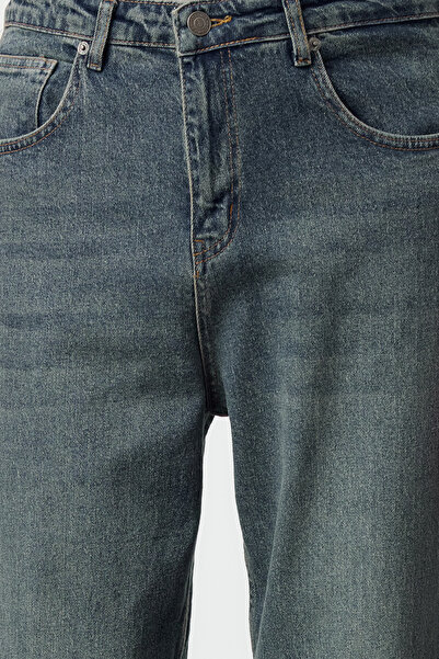 Trendyol Collection Sötétkék Distressed Effect Baggy/90-es évek Straight Fit Jeans Laza farmer nadrág TMNSS24JE00012