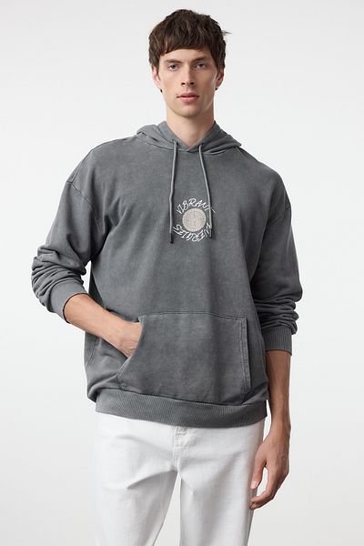 Trendyol Collection Anthrazitfarbenes Oversize/Schlag-Sweatshirt mit Text auf der Rückseite und bedrucktem Fade-Effekt ohne Schalldämpfer TMNAW25SW00043