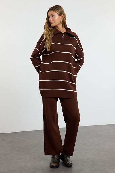 Trendyol Modest Άνετο σετ πλεκτού καφέ ριγέ - TCTAW25US00114