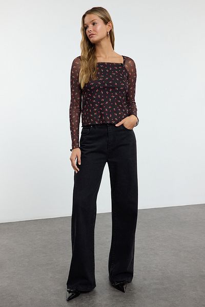 Trendyol Collection Μαύρη πλεκτή μπλούζα με τετράγωνο λαιμό - Cherry print και λεπτομέρεια φιόγκου TWOAW25BZ00253