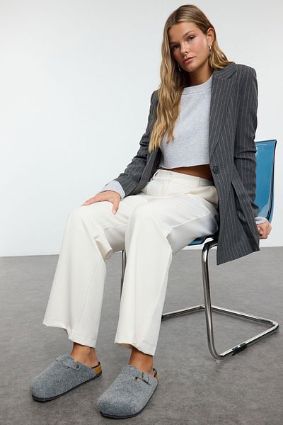 TRENDYOL SHOES Жіночі домашні капці Sabo на підкладці з куртки сірого кольору TAKAW25ER00010