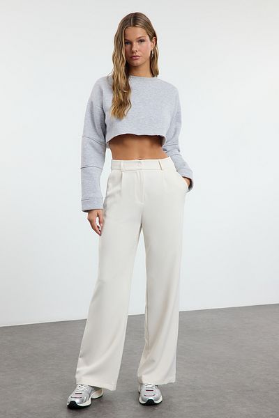 Trendyol Collection Ecrufarbene, plissierte Hose mit hoher Taille und weitem Bein – TWOAW21PL0076