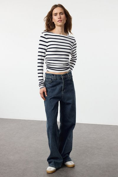Trendyol Collection Sötétkék csíkos kötött blúz rugalmas drapériával - testhezálló, TWOAW25BZ00225