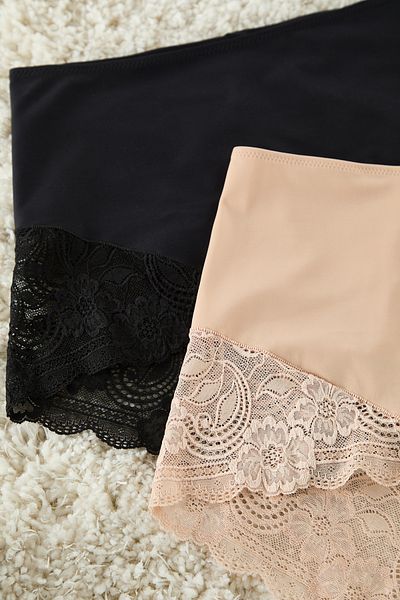 Trendyol Curve Chiloți din dantelă cu talie înaltă, negru și nud, mărimi mari - TBBAW25CM00006