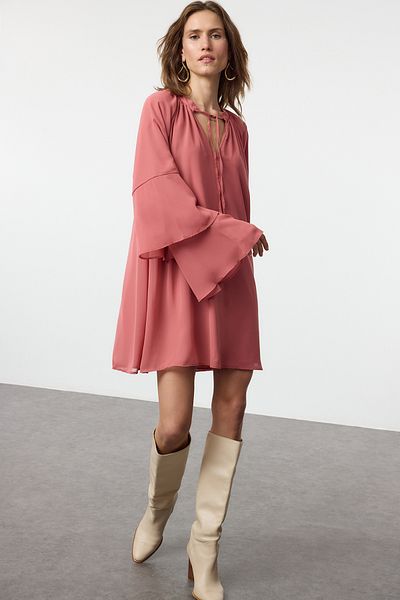 Trendyol Collection Μίνι χειμωνιάτικο φόρεμα Dusty Rose - Μασίφ βολάν, υφαντό, TWOAW25EL00559