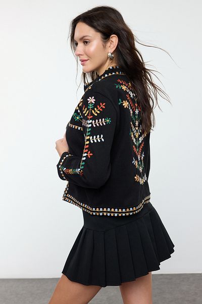 Trendyol Collection Black Embroidered Crop Woven Jacket Twoaw25Ce00082