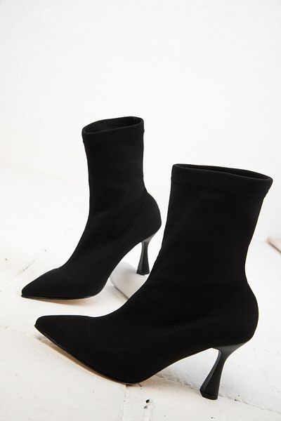 SOHO Γυναικείες μπότες ματ σατέν μαύρες - 19772 Model Bootie