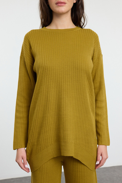 Trendyol Modest Σετ πλεκτών λαδιού Oversize - Σετ πλεκτό με ραβδώσεις στο κάτω μέρος TCTAW25US00115