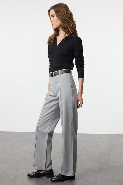 Trendyol Collection Ψηλόμεσο γκρι φαρδύ παντελόνι - Λεπτομέρεια ραφής Twoaw25Je00246