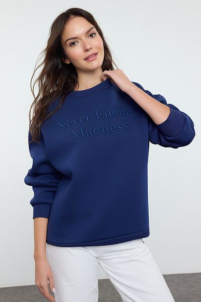 Trendyol Collection Тъмносин бродиран лозунг Oversize трикотажен суичър от полар - Twoaw25Sw00234