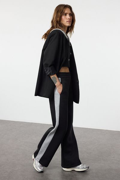 Trendyol Collection Czarne, polarowe, dzianinowe spodnie dresowe - szerokie nogawki, grube wnętrze Twoaw25Ea00040