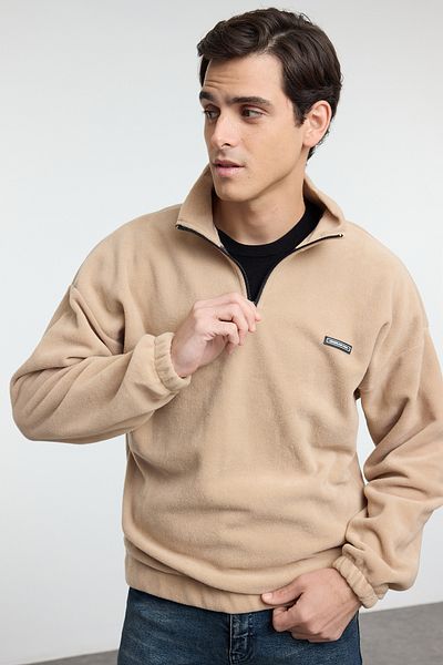 Trendyol Collection Beige Labeled Thick Fleece Sweatshirt - Stand Collar, Zippered, Wide Fit TMNAW24SW00246