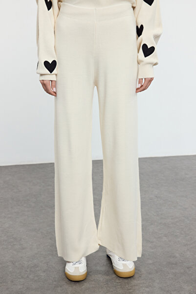 Edit by Trendyol Sada svetrů a kalhot s ecru vzorem srdce - Tedaw25Us00027