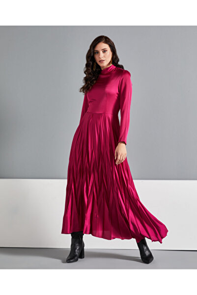 SERPİL Piliseli Kloş Dik Yaka Saten Elbise 36900