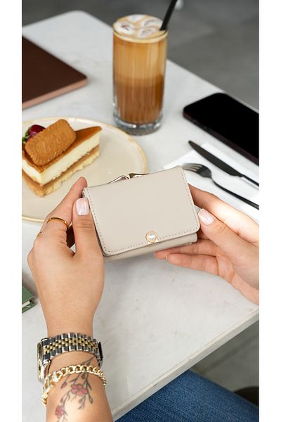 Crew Leather Tokyo Women's Wallet - Pearl Detailed - Scholarship Coin Compartment Wallet