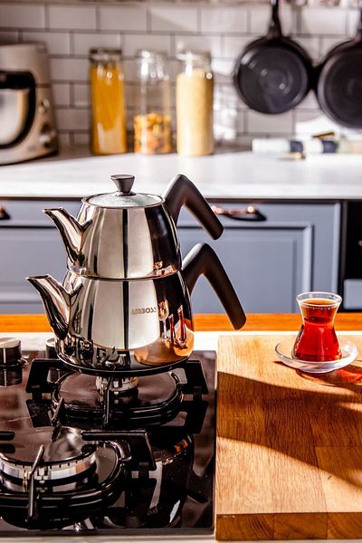 Amboss Aquamarine Medium Size Teapot Black Handle