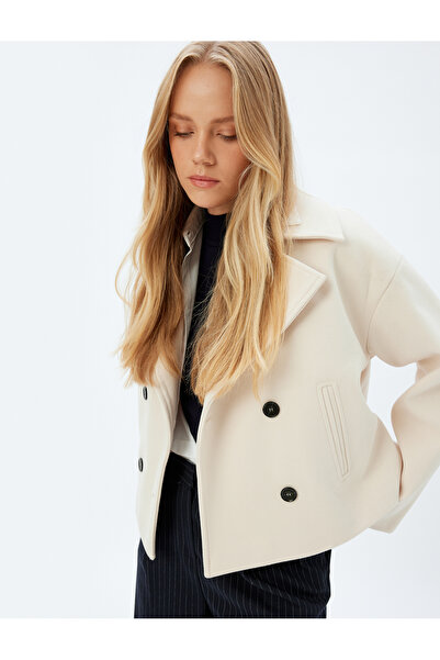 Koton Kruvaze Kısa Kaşe Kaban Cepli Düğmeli