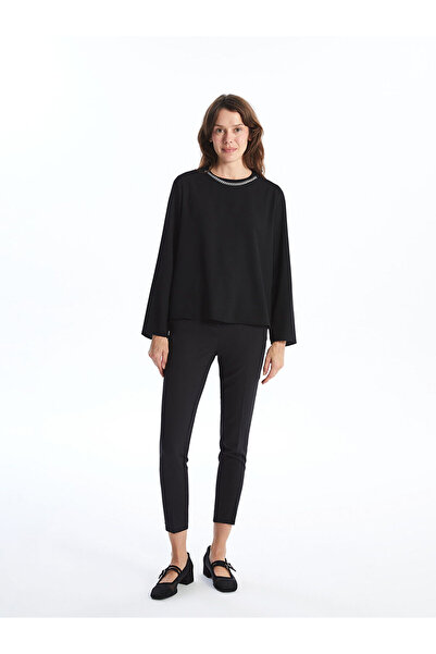 LC Waikiki Μαύρη γυναικεία μπλούζα με λαιμόκοψη