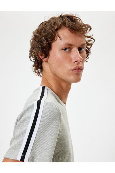 Koton Crew Neck Short Sleeve Textured Cotton Blend - Stripe Detailed