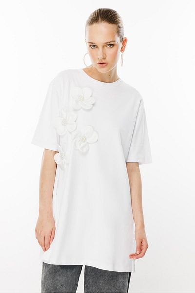 Ghisa White Flower Detailed Tunic