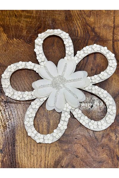 Gönülden Tasarım 21X21CM FLORI ALBE CU PULCI MARGELE DE BRODAT FLORI CREAȚI APPLIQUE DE CUCIT