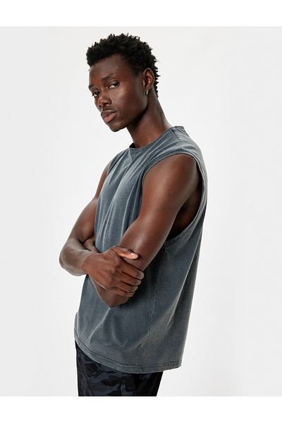 Koton Ärmelloses Basic-T-Shirt aus Baumwolle mit Rundhalsausschnitt