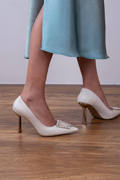 sovrana Beige Colored Gold Heel and Stone Buckle Heeled Shoes