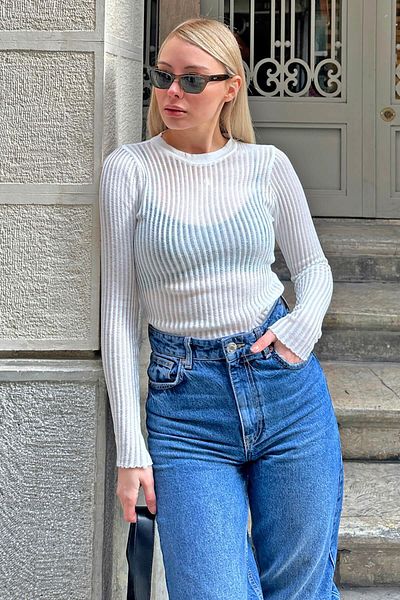 Swist Weiße gerippte transparente Strickbluse für Damen