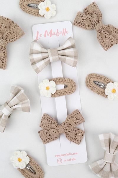 Le Mabelle Mink Knitted Flower 3-Piece Buckle Set