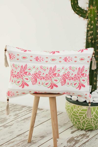 Aisha's Design Soft Red Striped Throw Pillow Cover - Tassel and Bead Detail, 50X30 Cm, K-404